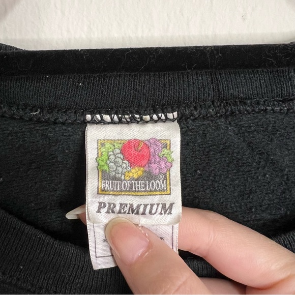 HP 🎉 Vintage Black Christmas Sweatshirt - Picture 8 of 8